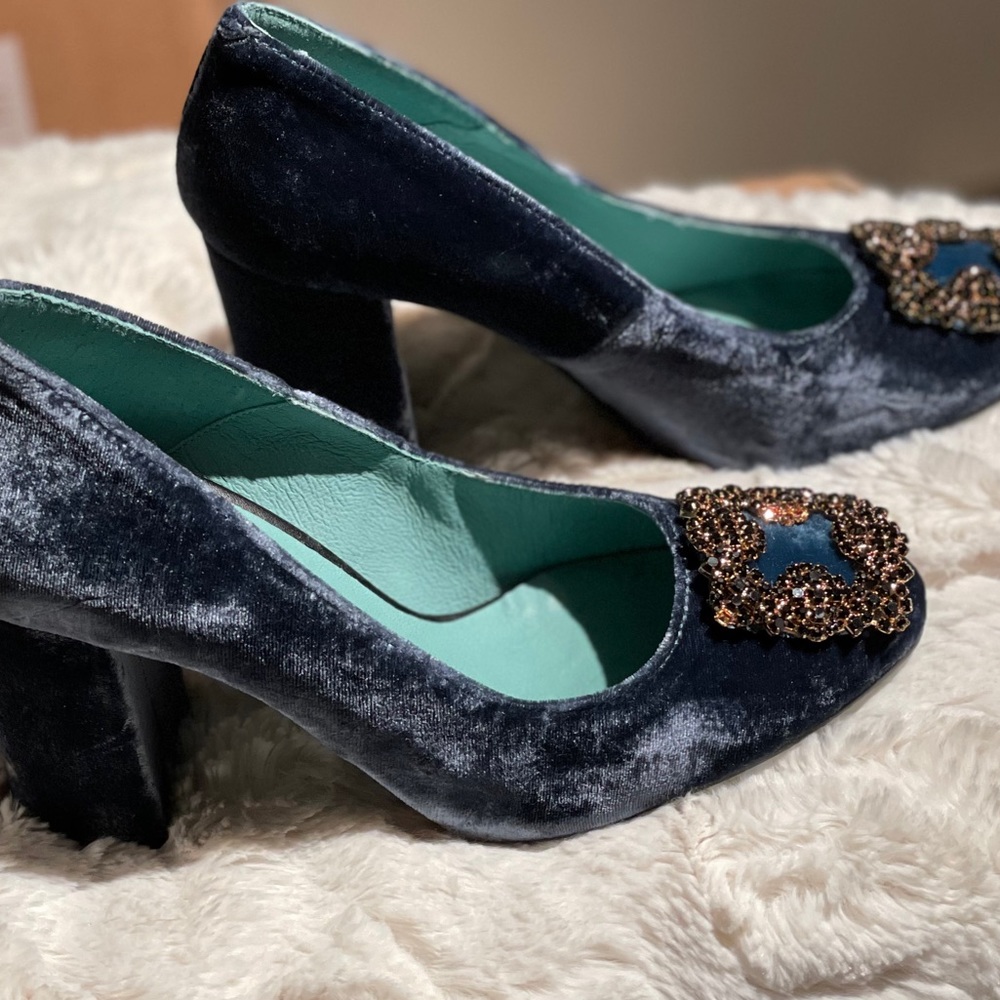 LAB Velvet Brooch Heels - Picture 5 of 9